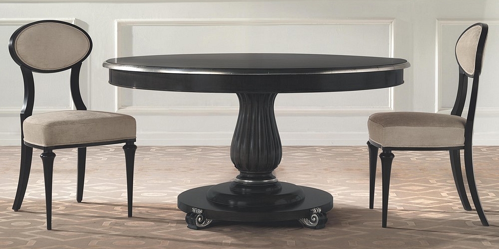 Queen masszív ovális asztal elegáns székekkel