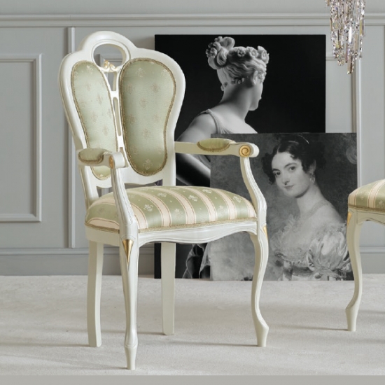 Giglio világos klasszikus kárpitozott karfás szék