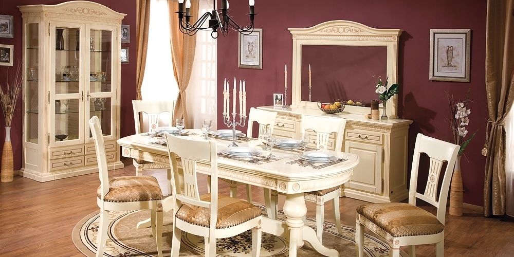 Venetia krém színű klasszikus étkező